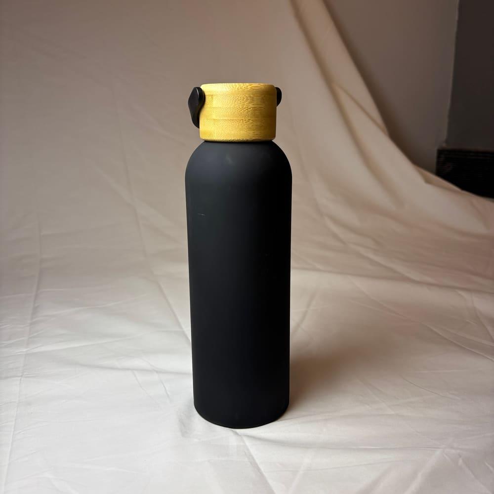 Rubber coated bottle with wooden lid - 500ml